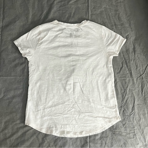 Old Navy Graphic Tee - Picture 3 of 6